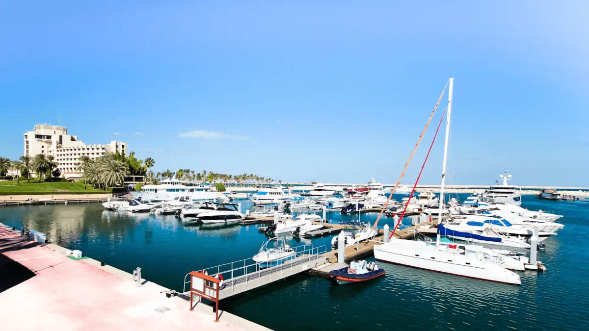 jabal-ali-marina-dubai-the-captains-club