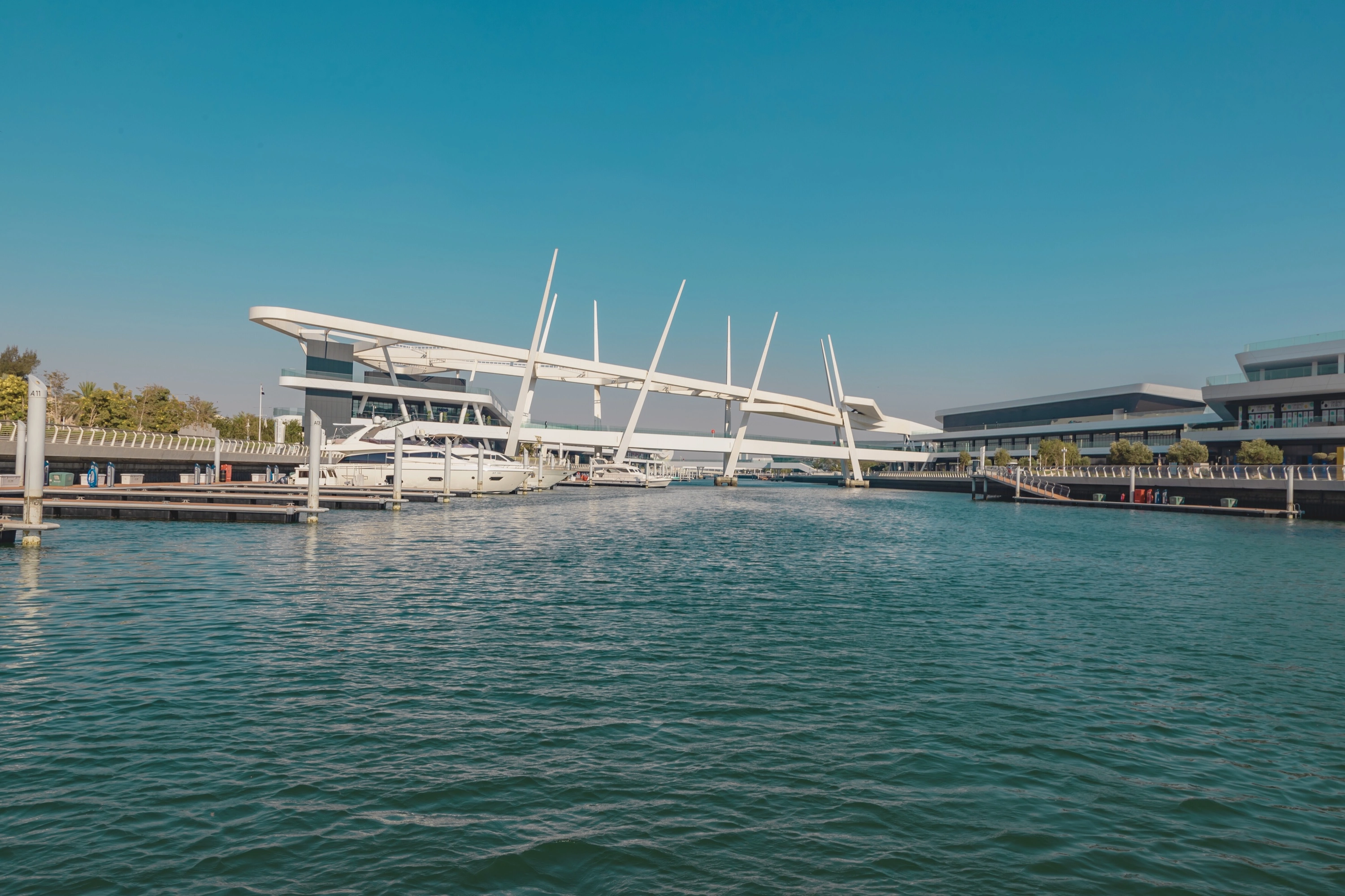 boating-from-al-qana-marina-abu-dhabi